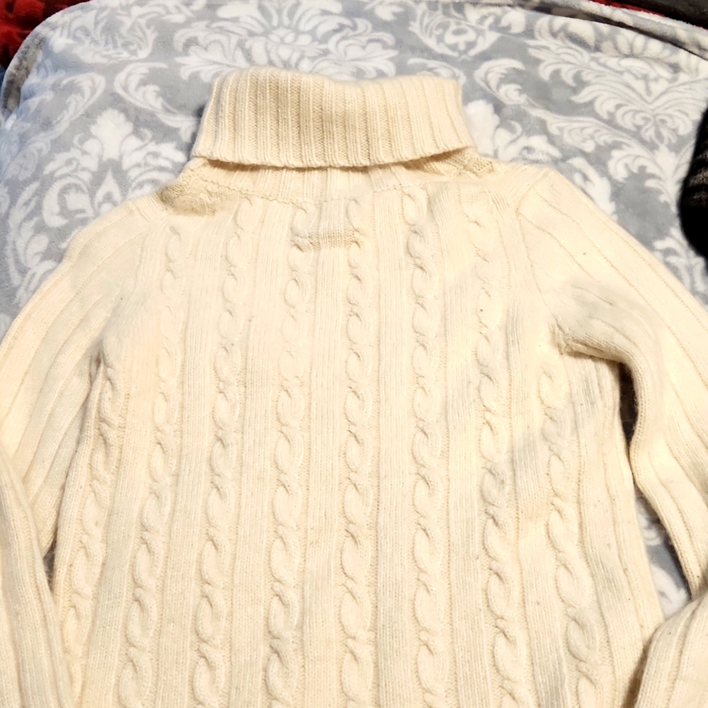 Cambridge cable turtleneck